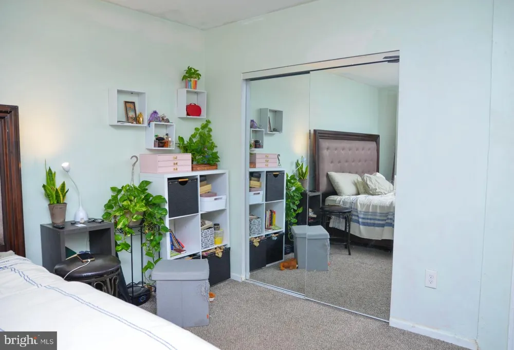 528 VINE STREET Camden, NJ 08102
