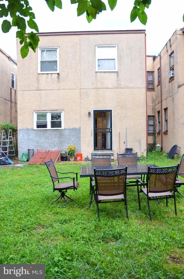528 VINE STREET Camden, NJ 08102