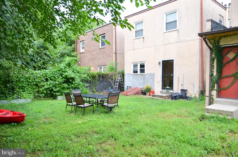528 VINE STREET Camden, NJ 08102