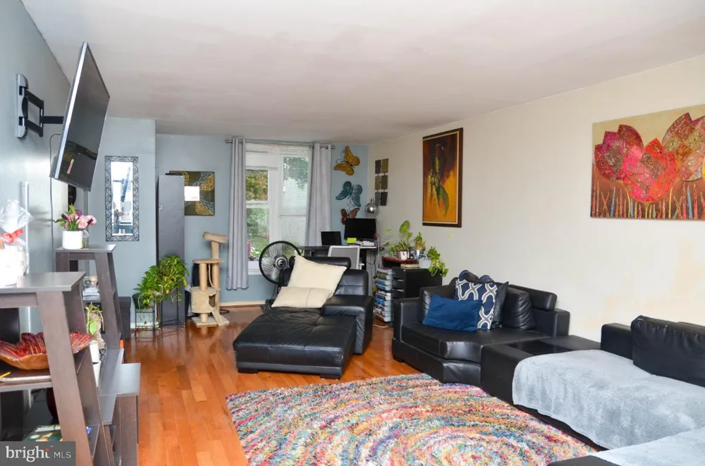 528 VINE STREET Camden, NJ 08102