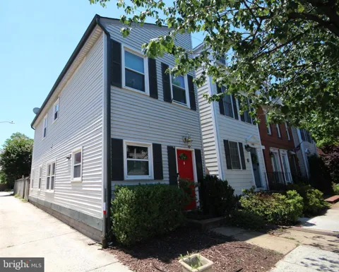 1006 WYTHE STREET