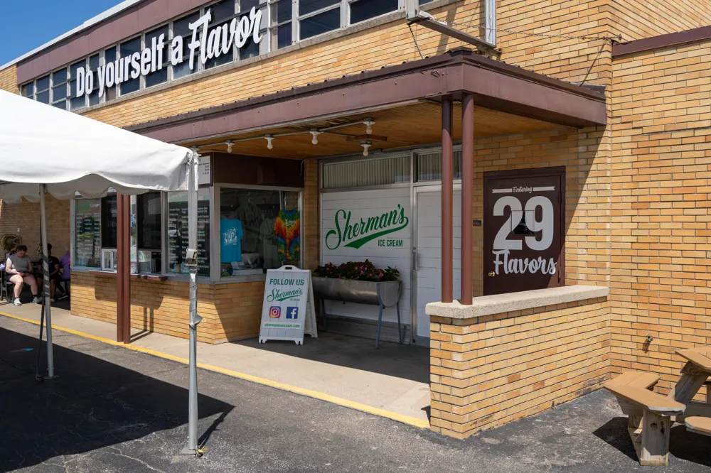 1447 71 1/2 STREET South Haven, MI 49090