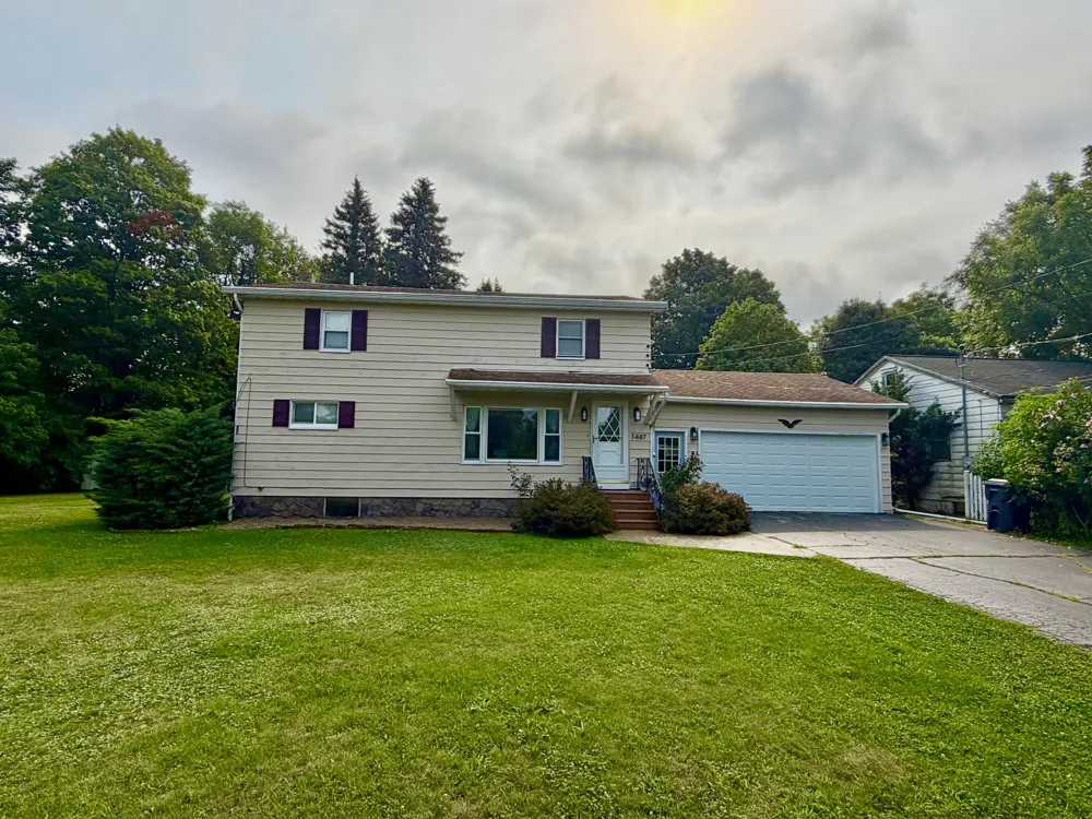 1447 71 1/2 STREET South Haven, MI 49090