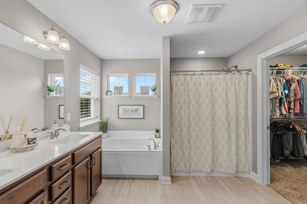 14187 Oneka Parkway Hugo, MN 55038