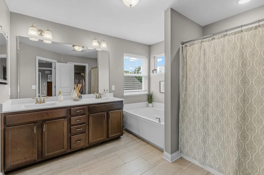 14187 Oneka Parkway Hugo, MN 55038