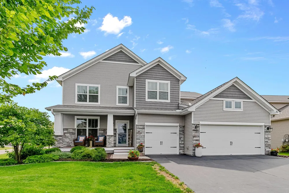14187 Oneka Parkway Hugo, MN 55038