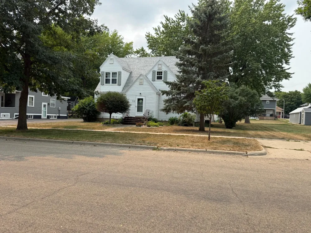 715 Mckenzie Street Luverne, MN 56156