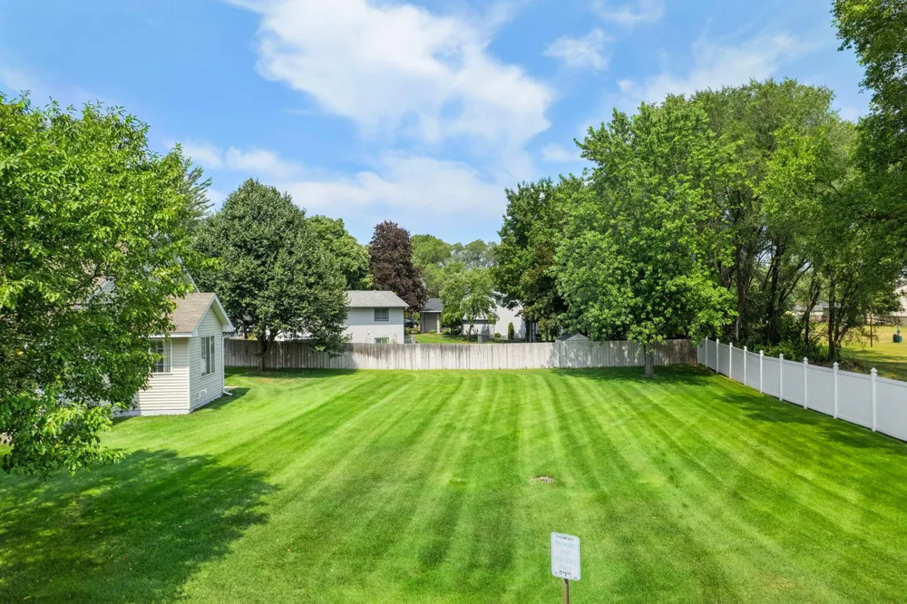 2865 117th Avenue NW Coon Rapids, MN 55433