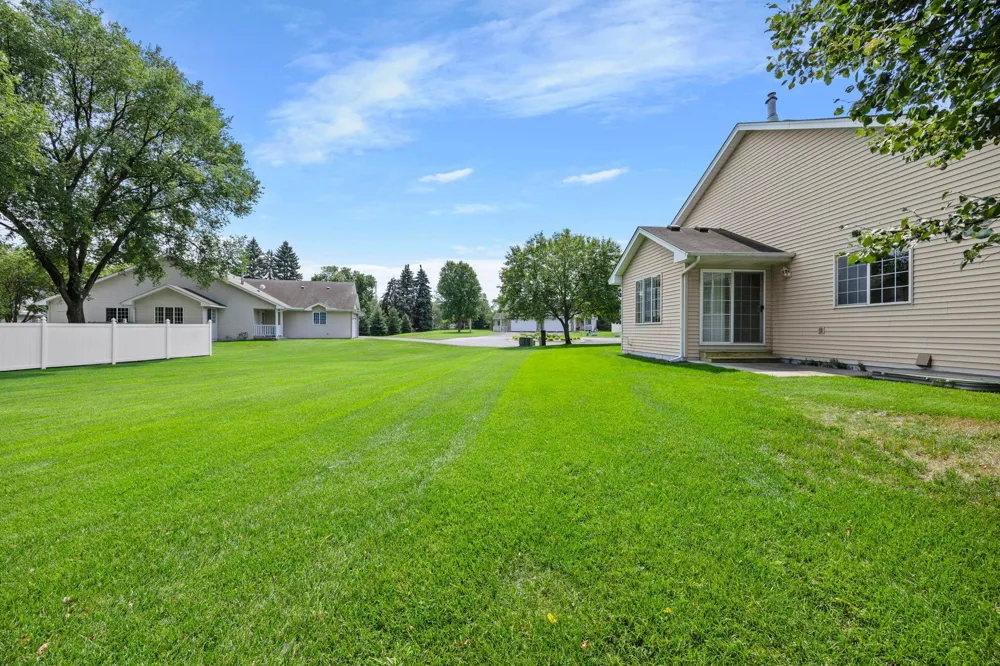 2865 117th Avenue NW Coon Rapids, MN 55433