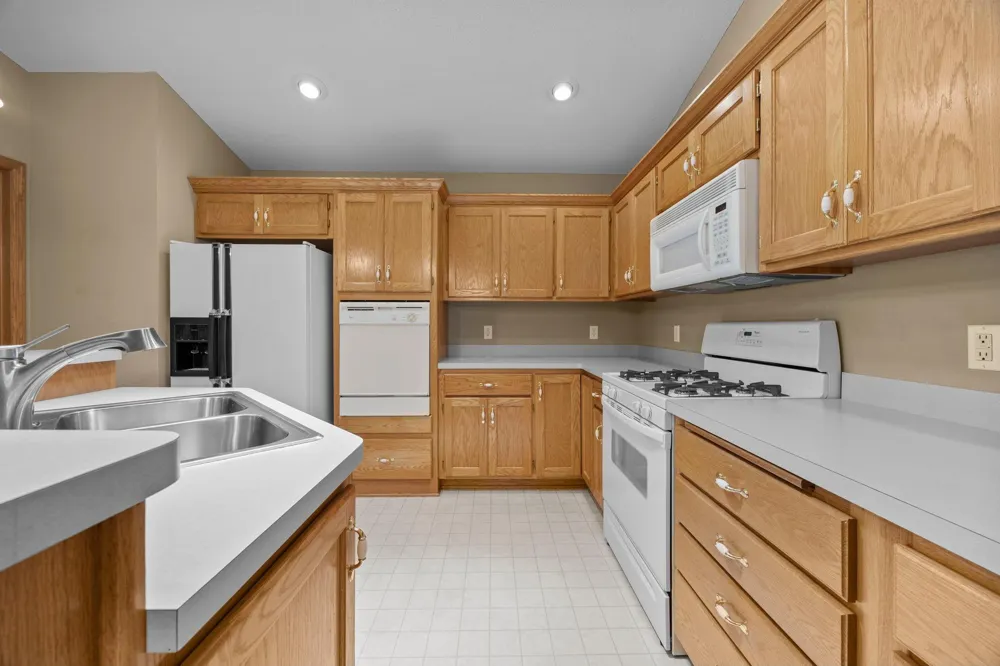 2865 117th Avenue NW Coon Rapids, MN 55433