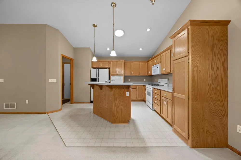 2865 117th Avenue NW Coon Rapids, MN 55433