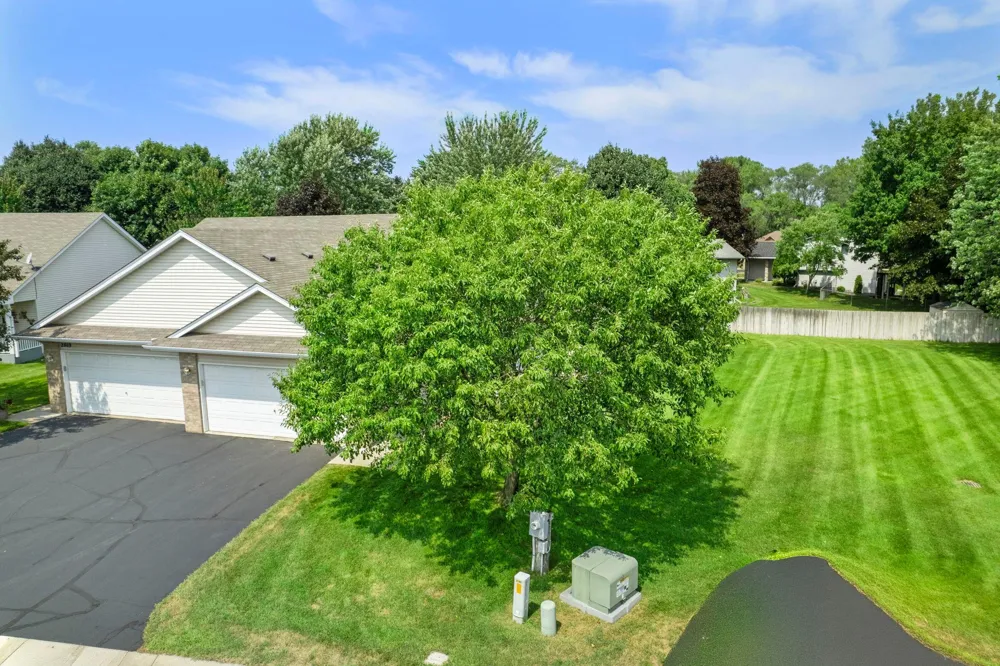 2865 117th Avenue NW Coon Rapids, MN 55433