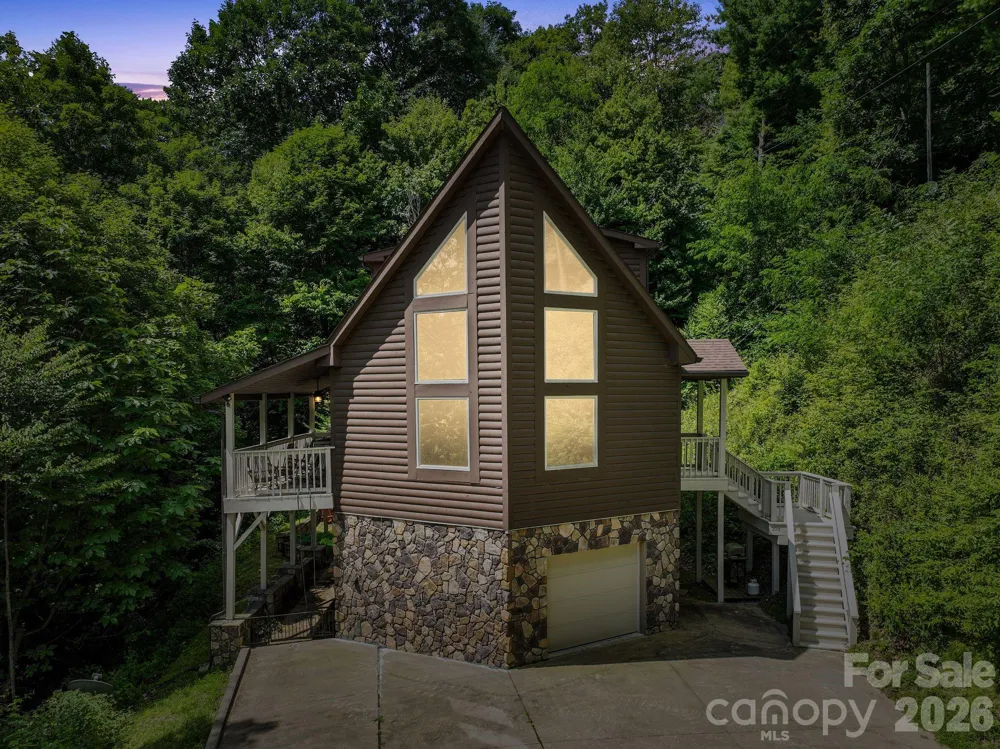 100 Moonshineholler Drive Maggie Valley, NC 28751