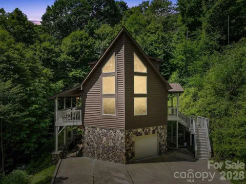 100 Moonshineholler Drive
