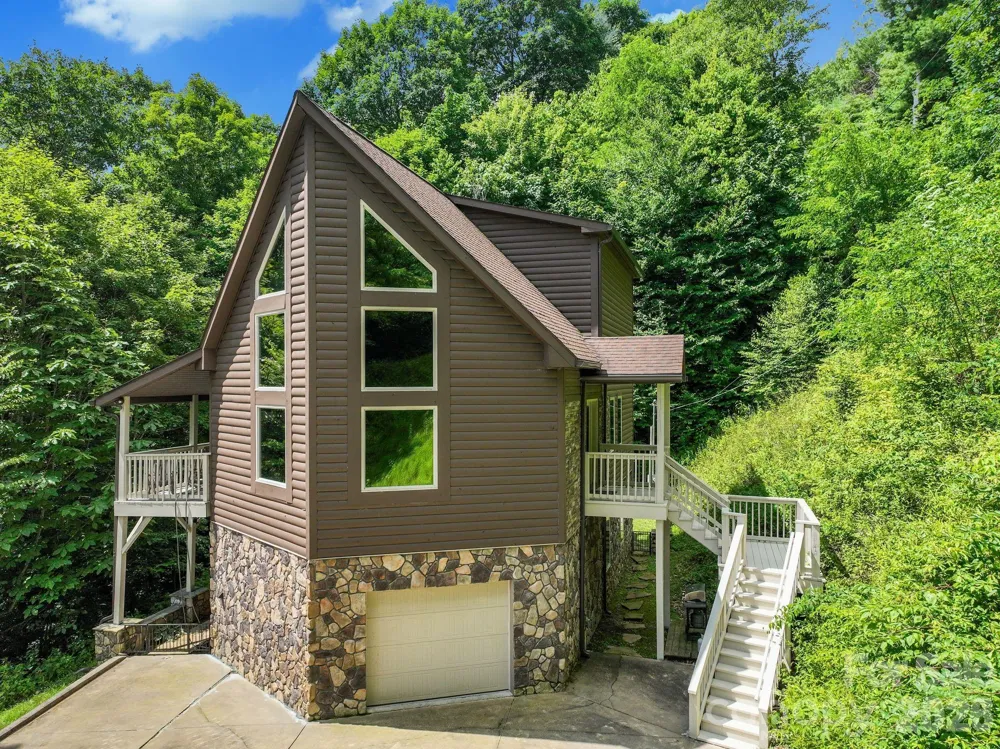 100 Moonshineholler Drive Maggie Valley, NC 28751
