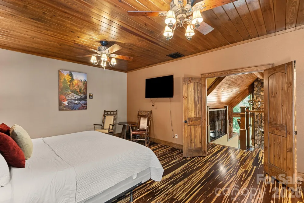 100 Moonshineholler Drive Maggie Valley, NC 28751