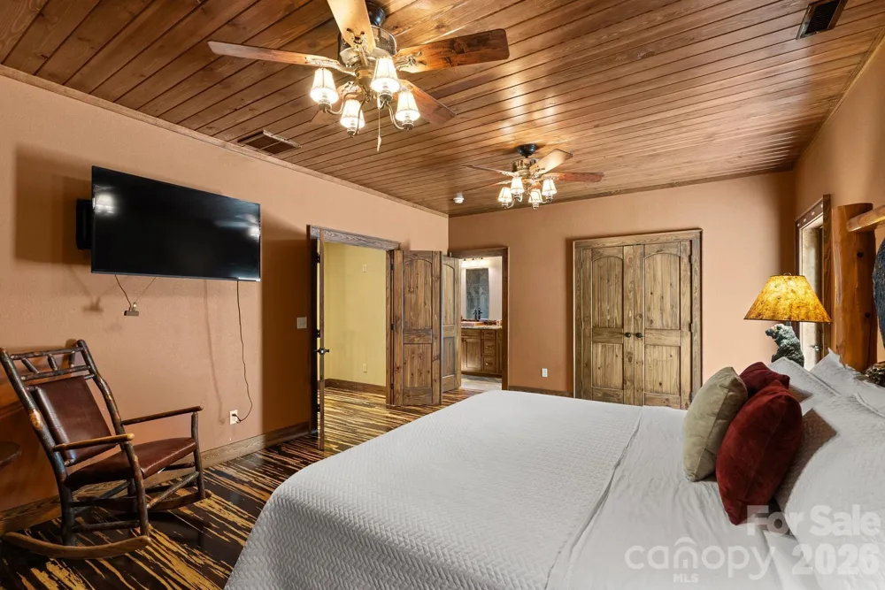 100 Moonshineholler Drive Maggie Valley, NC 28751