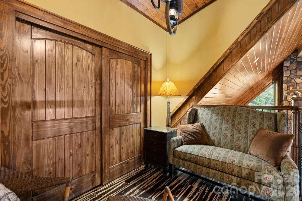 100 Moonshineholler Drive Maggie Valley, NC 28751