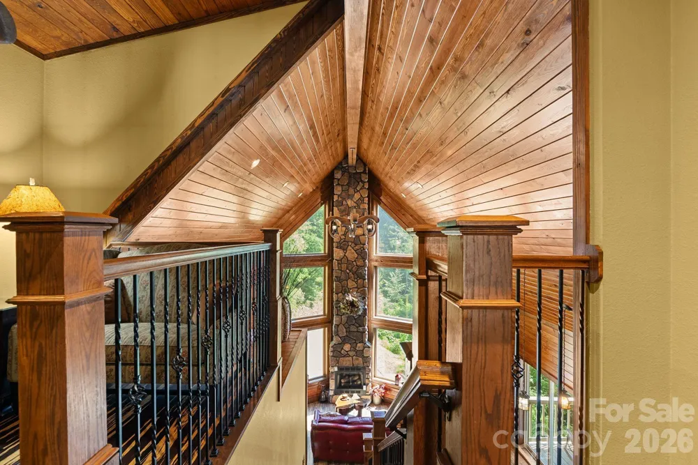 100 Moonshineholler Drive Maggie Valley, NC 28751