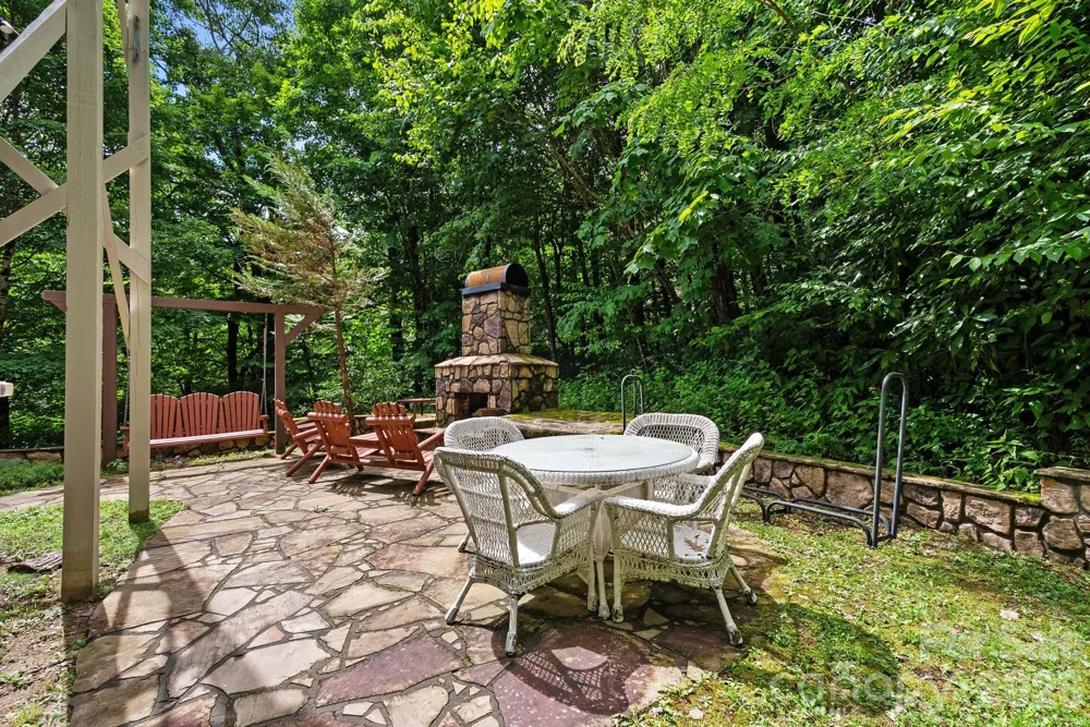 100 Moonshineholler Drive Maggie Valley, NC 28751