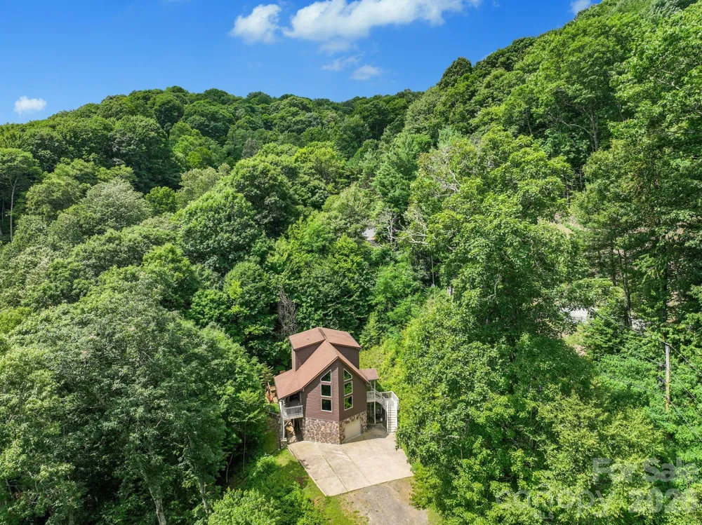 100 Moonshineholler Drive Maggie Valley, NC 28751
