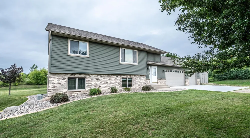 11100 Dupont Court Elko New Market, MN 55020