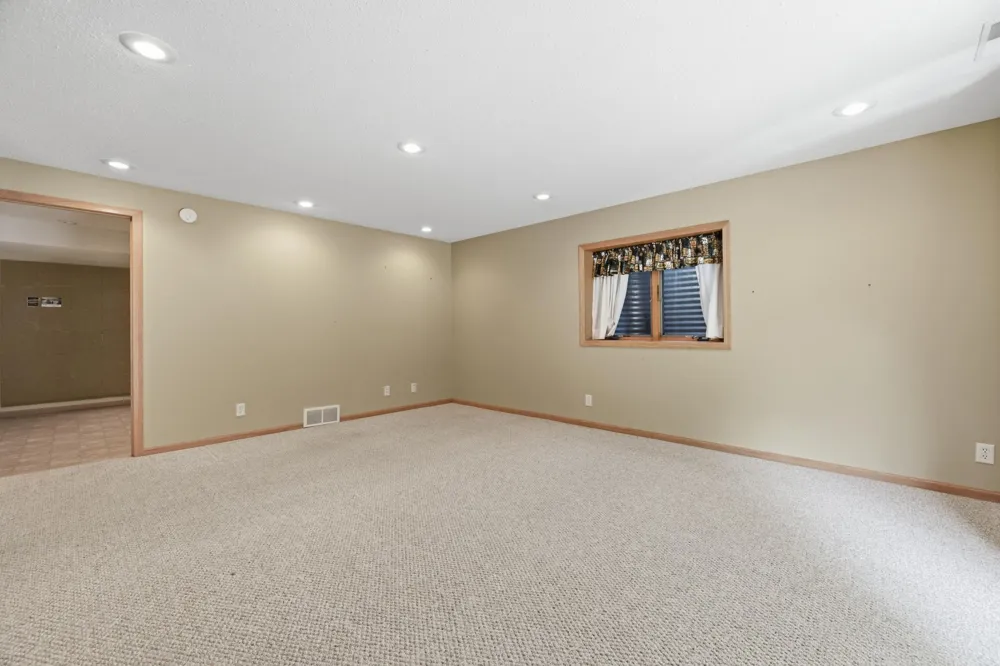 152 Janet Marie Lane Winona, MN 55987