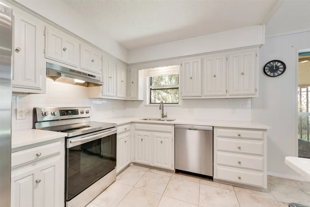 110 LA Jolla Street Mabank, TX 75156