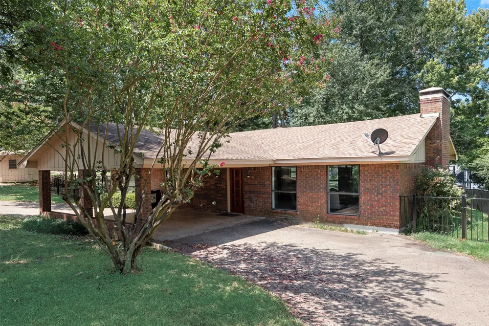 110 LA Jolla Street Mabank, TX 75156