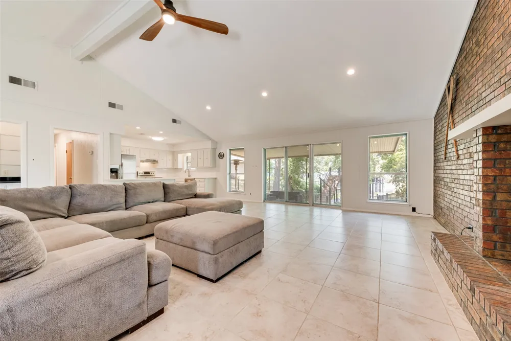 110 LA Jolla Street Mabank, TX 75156