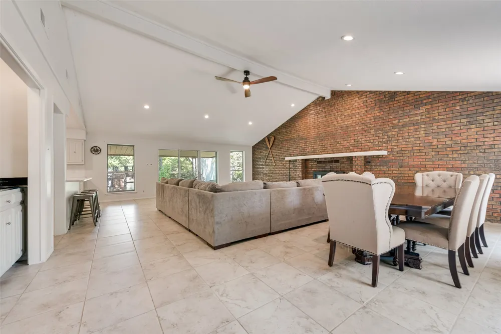 110 LA Jolla Street Mabank, TX 75156