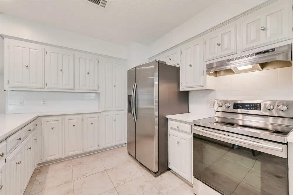 110 LA Jolla Street Mabank, TX 75156