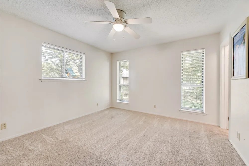 110 LA Jolla Street Mabank, TX 75156