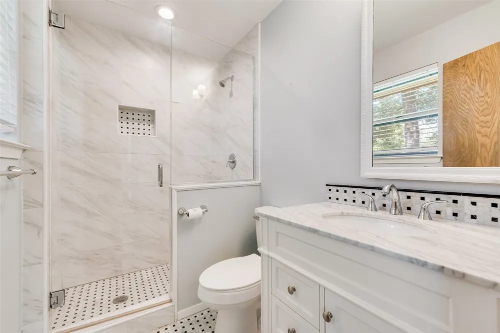 110 LA Jolla Street Mabank, TX 75156