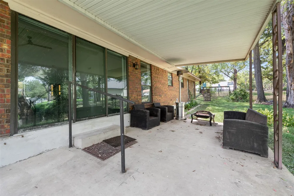 110 LA Jolla Street Mabank, TX 75156