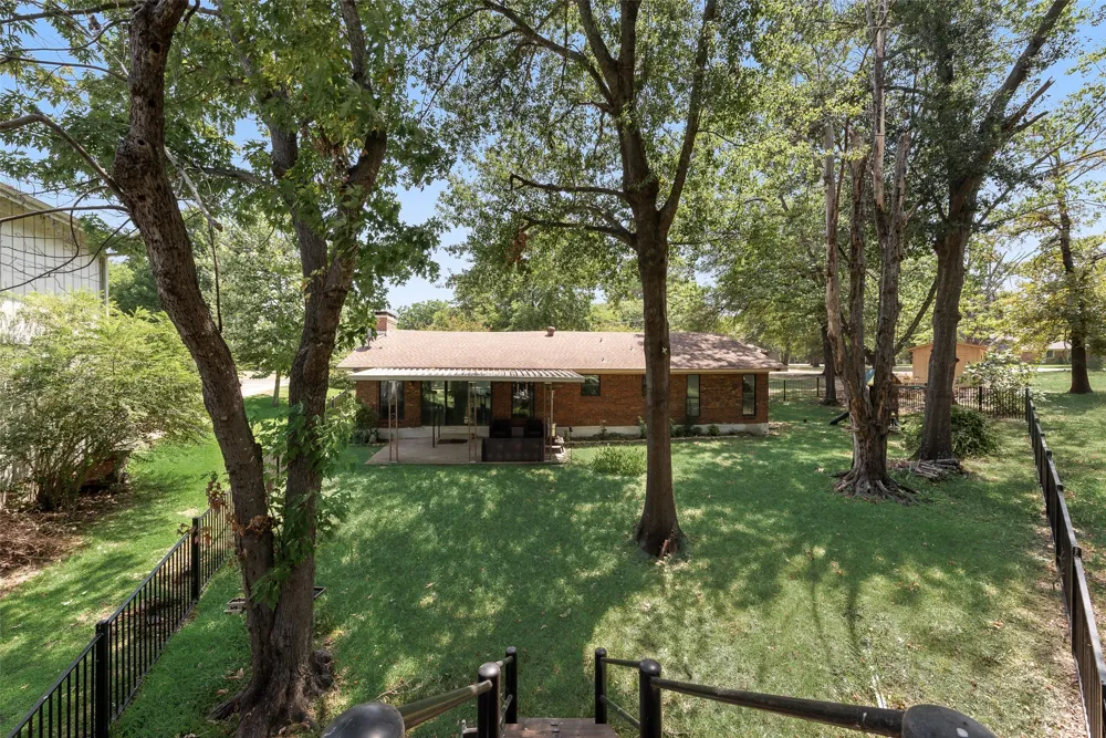 110 LA Jolla Street Mabank, TX 75156