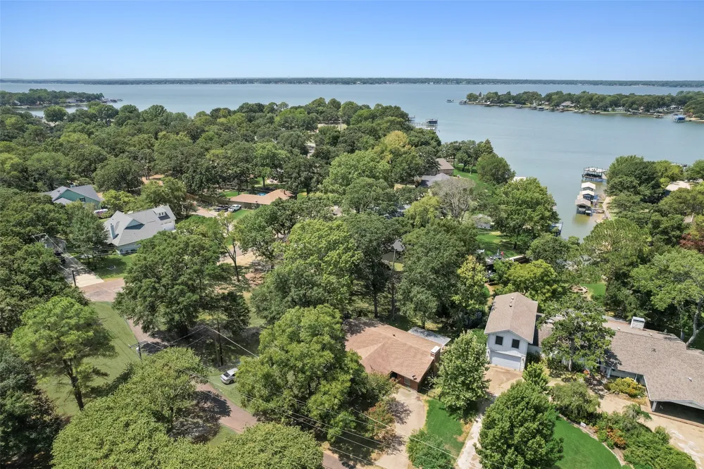 110 LA Jolla Street Mabank, TX 75156