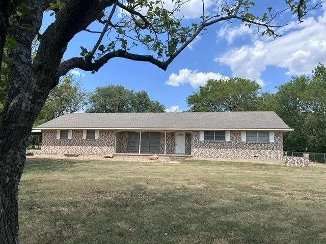 904 Beasley Boulevard Whitewright, TX 75491