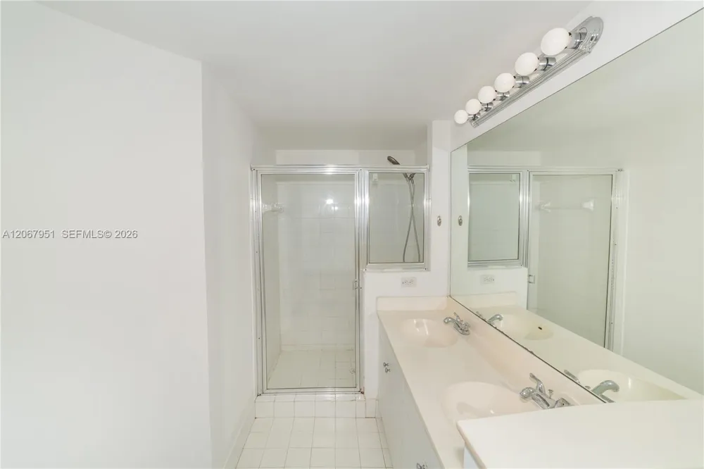 17150 Bay Rd #2512 Sunny Isles Beach, FL 33160