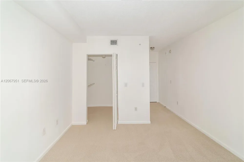 17150 Bay Rd #2512 Sunny Isles Beach, FL 33160