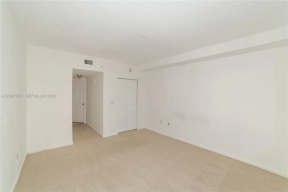 17150 Bay Rd #2512 Sunny Isles Beach, FL 33160