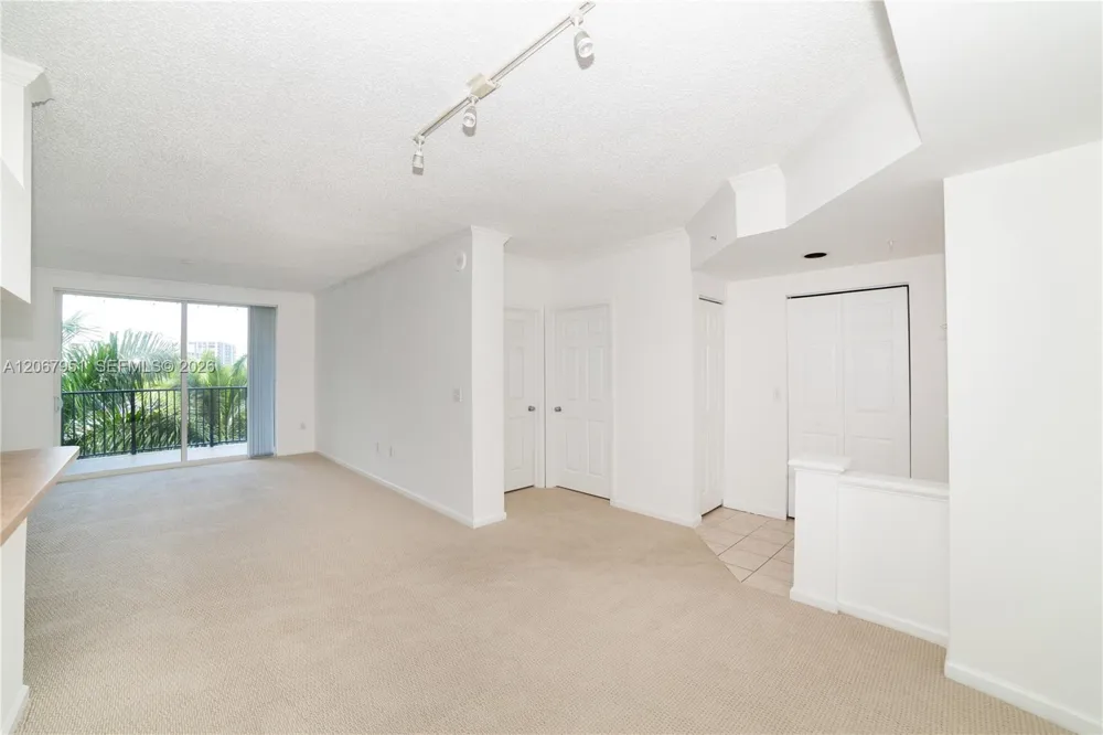 17150 Bay Rd #2512 Sunny Isles Beach, FL 33160