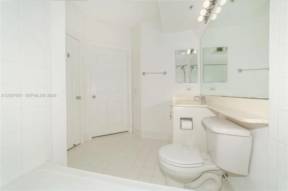 17150 Bay Rd #2512 Sunny Isles Beach, FL 33160