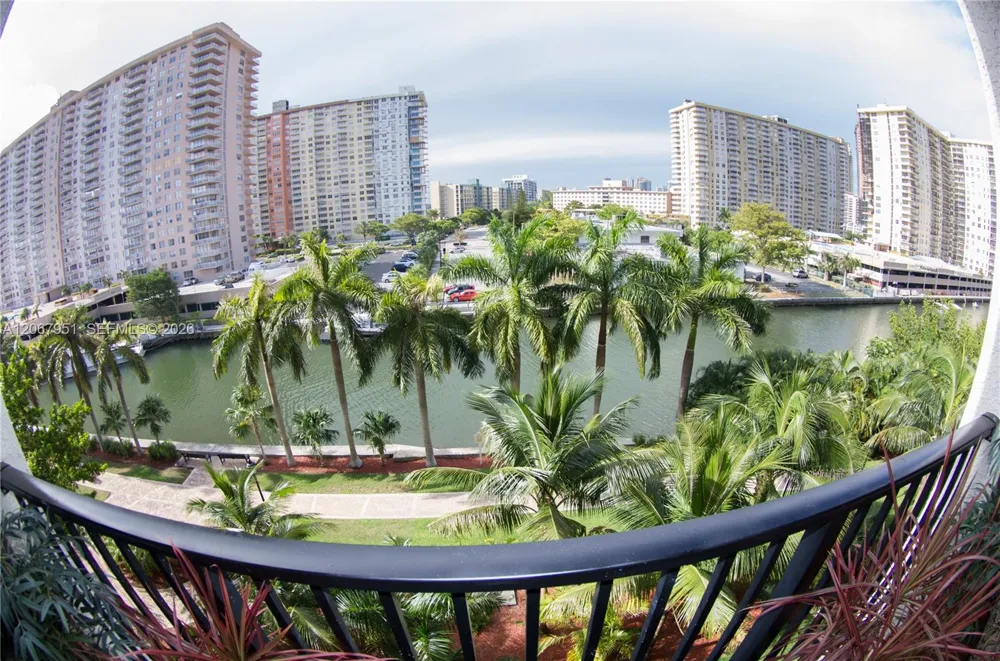 17150 Bay Rd #2512 Sunny Isles Beach, FL 33160