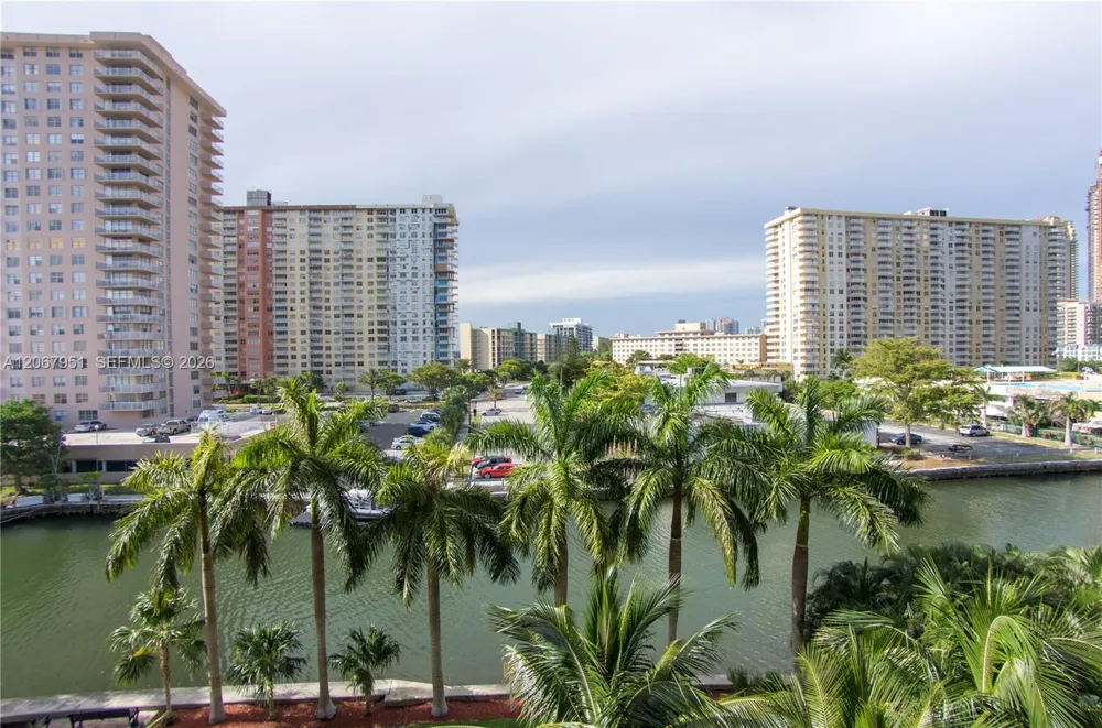 17150 Bay Rd #2512 Sunny Isles Beach, FL 33160