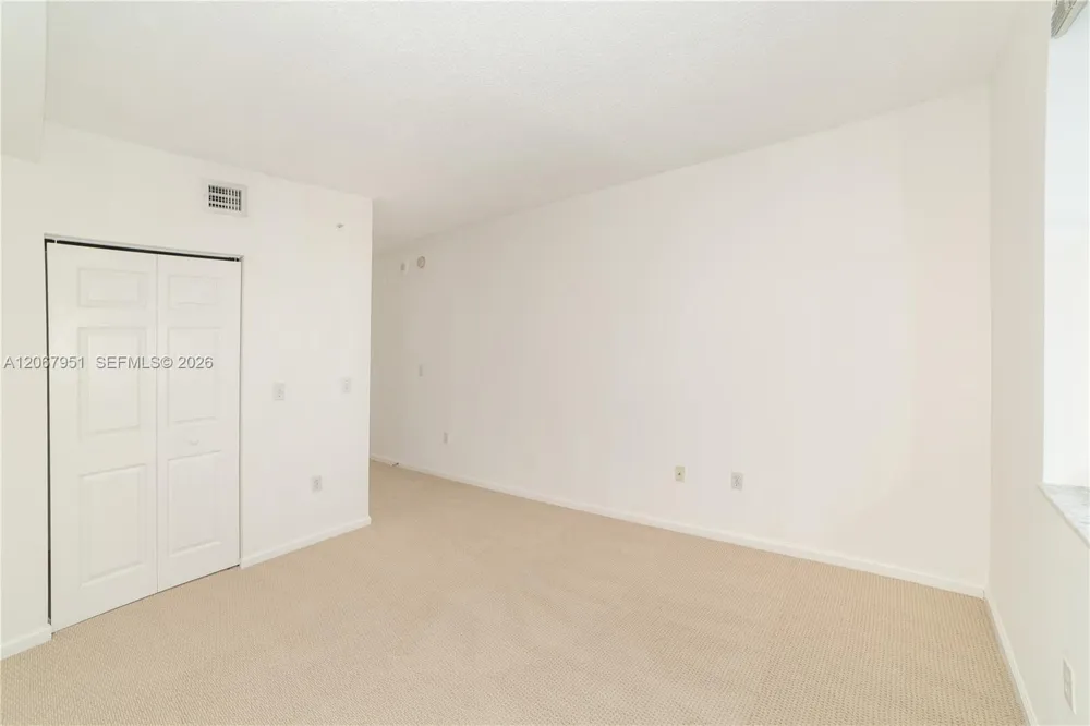 17150 Bay Rd #2512 Sunny Isles Beach, FL 33160