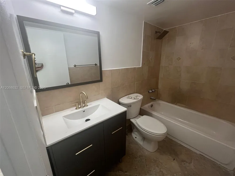 498 NW 165th St #D-501 Miami, FL 33169
