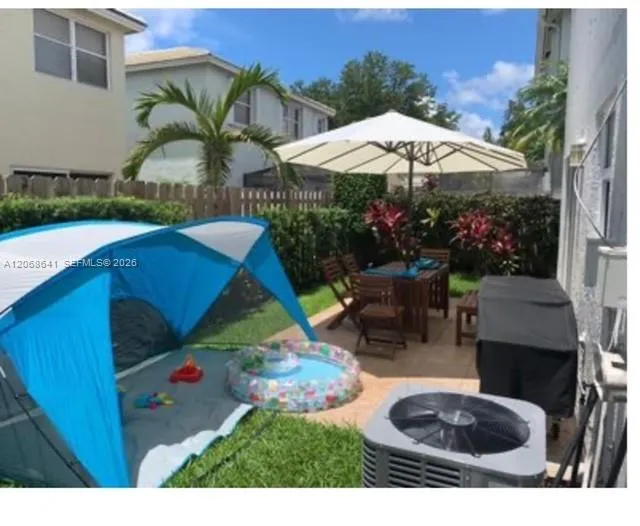 9888 NW 2nd St Plantation, FL 33324