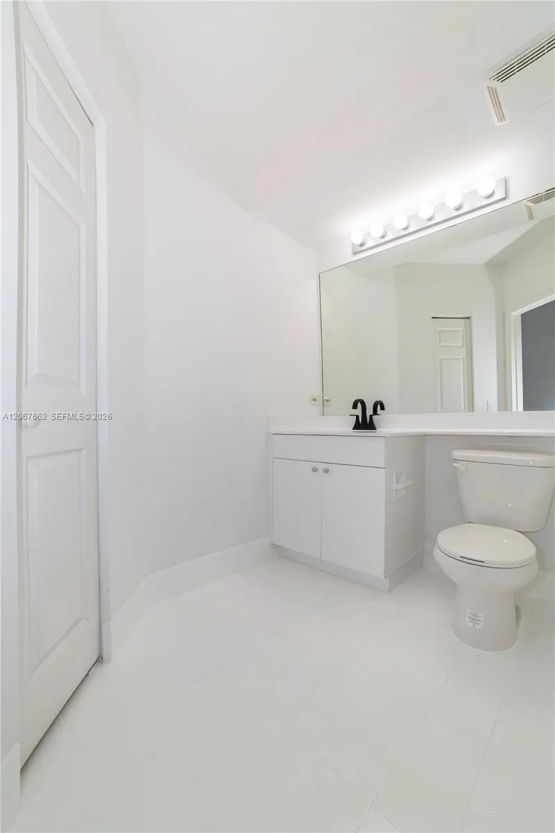 17125 Bay Rd #3410 Sunny Isles Beach, FL 33160
