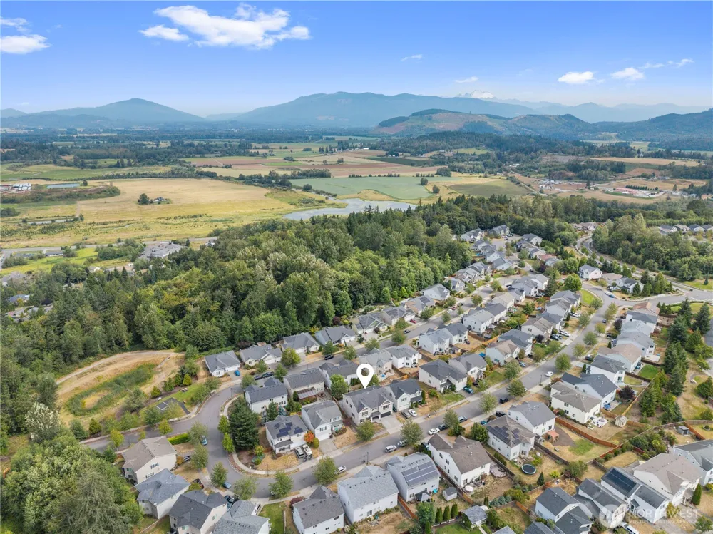 4737 Mount Baker Loop Mount Vernon, WA 98273